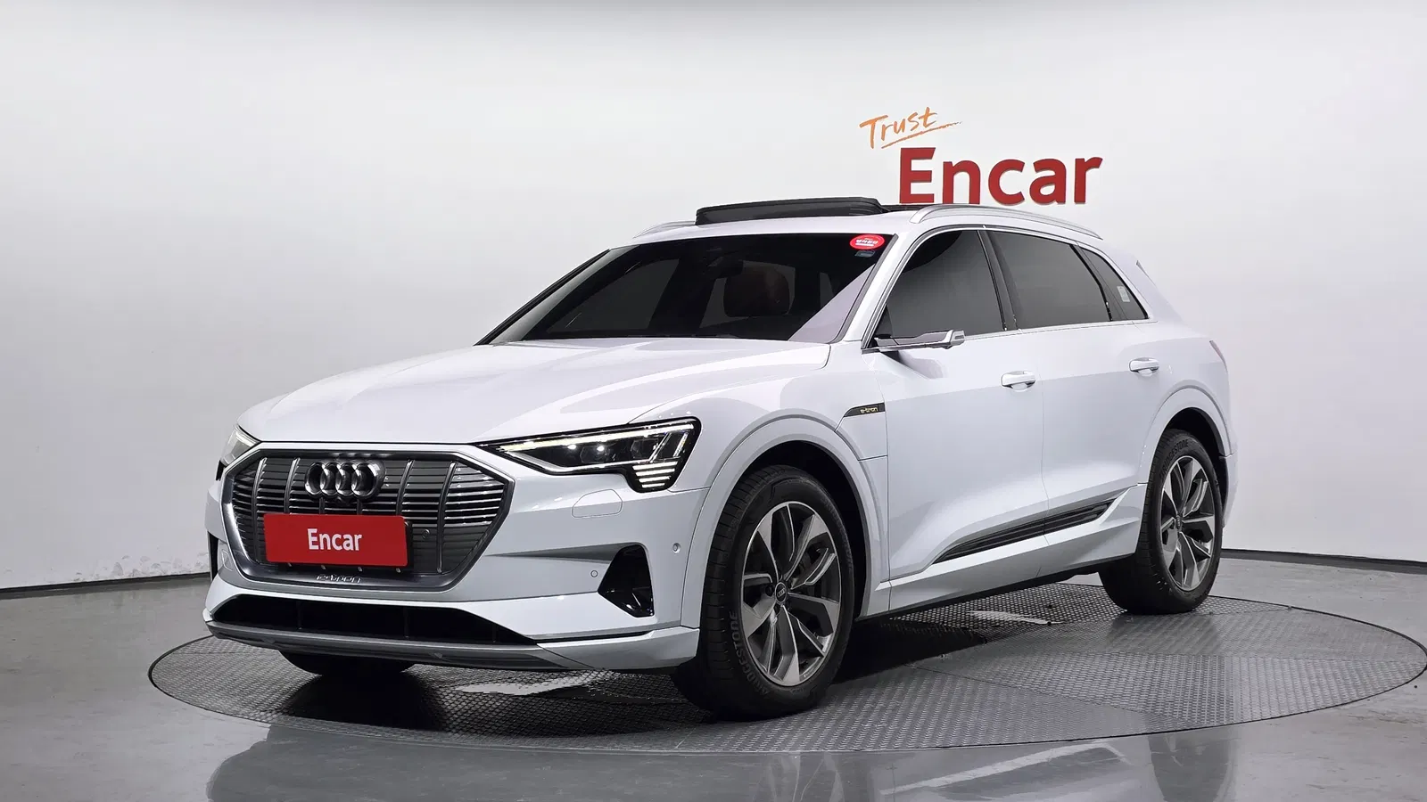 Audi e-tron 55 Quattro 2022 — photo 1 sur 20