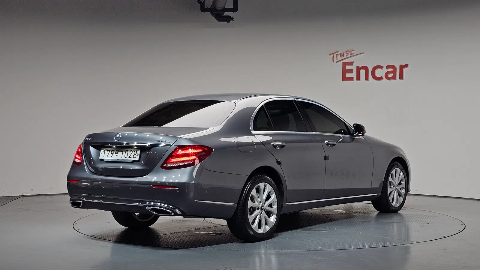 Mercedes-Benz Classe E E300 4MATIC Exclusive (W213) 2020 — photo 1 sur 35