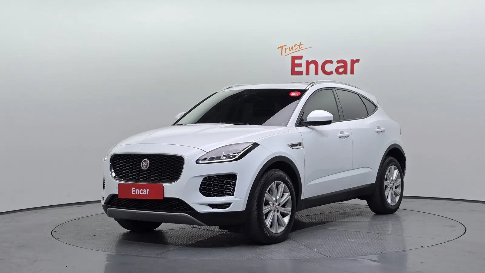 Jaguar E-PACE D180 S 2019 — photo 1 sur 20