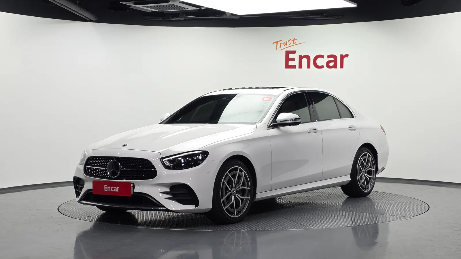 Mercedes-Benz Classe E AMG Line · E220d 4MATIC (W213) 2021 — photo 1 sur 31