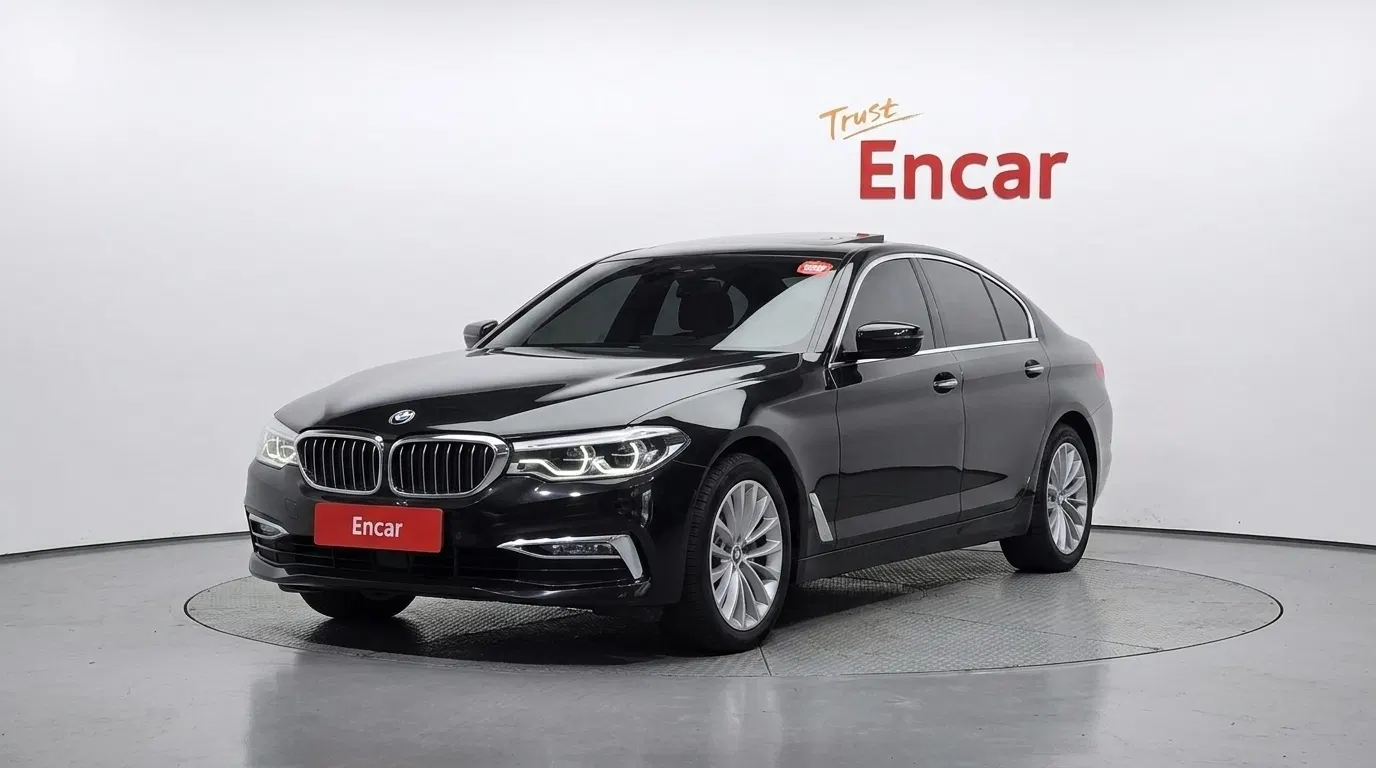 BMW Série 5 (G30) 530i xDrive Luxury Plus 2019 — photo 1 sur 32