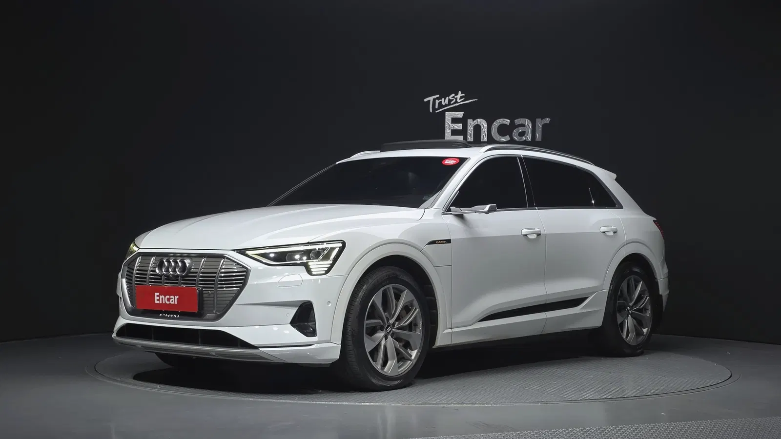 Audi e-tron 55 Quattro 2020 — photo 1 sur 26