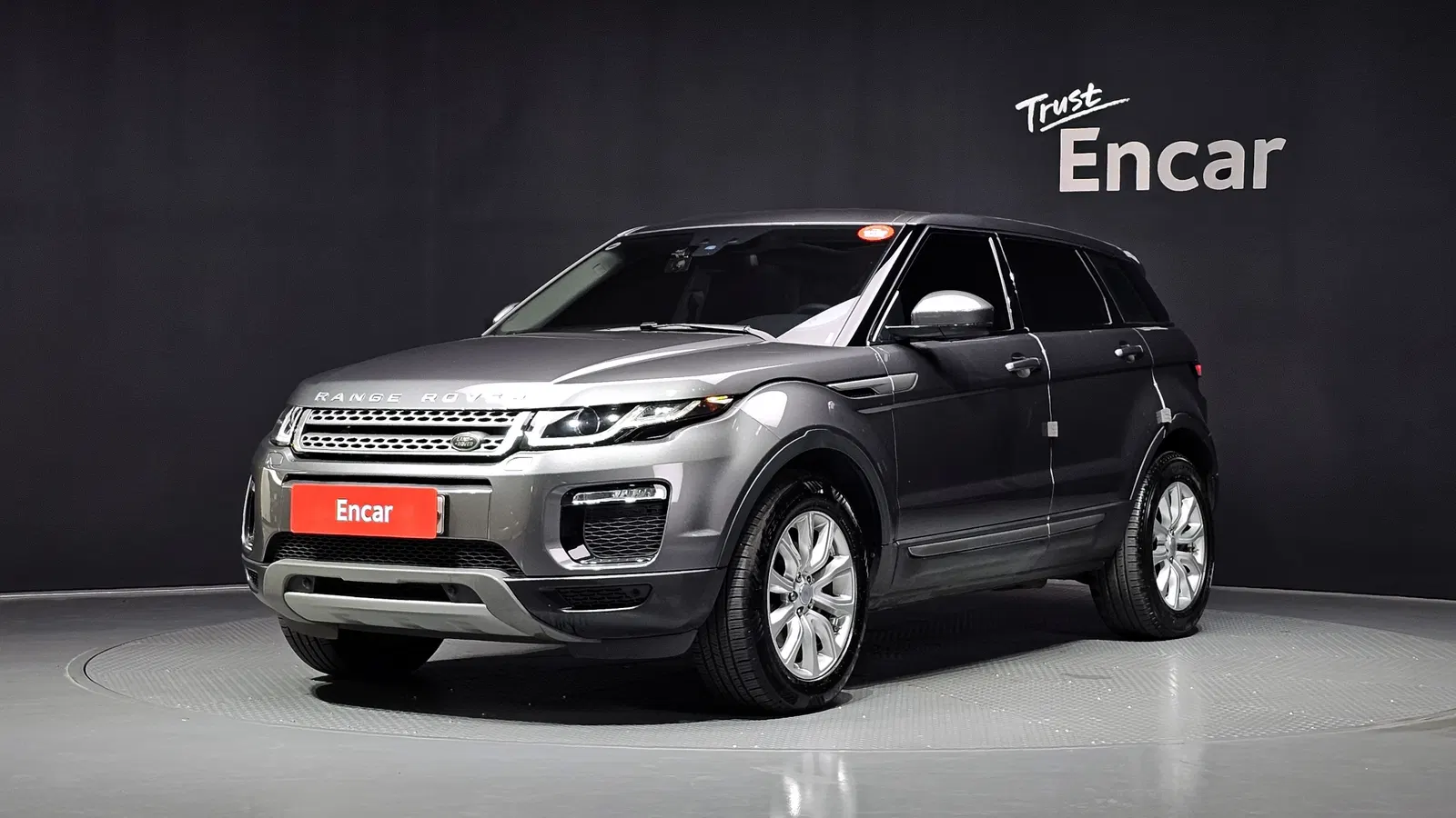 Land Rover Range Rover Evoque 2.0 TD4 SE 2018 — photo 1 sur 29