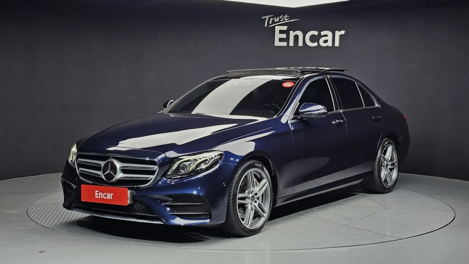 Mercedes-Benz Classe E AMG Line · E300 4MATIC (W213) 2020 — photo 1 sur 20