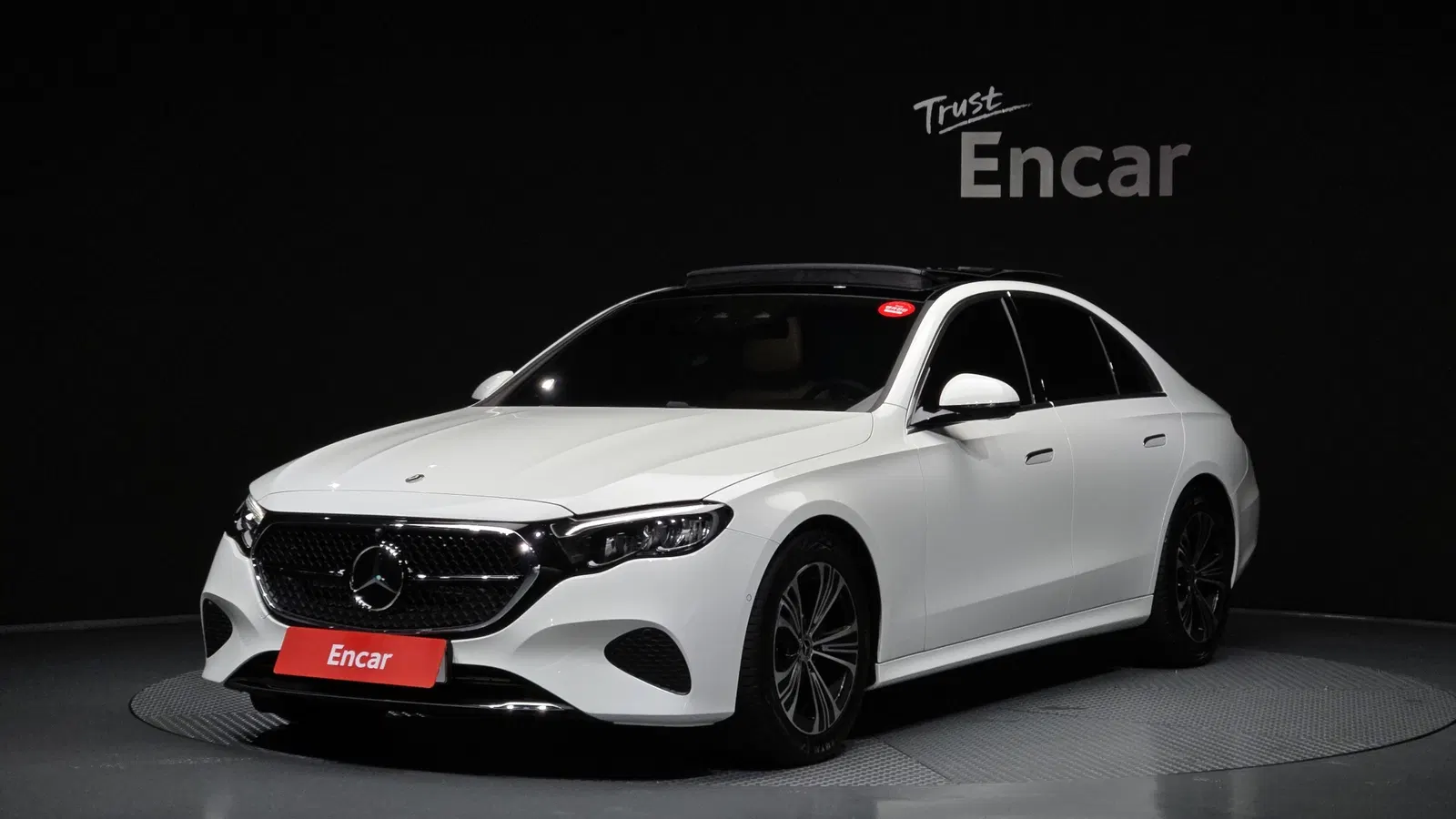 Mercedes-Benz Classe E E200 Avantgarde (W214) 2025 — photo 1 sur 38