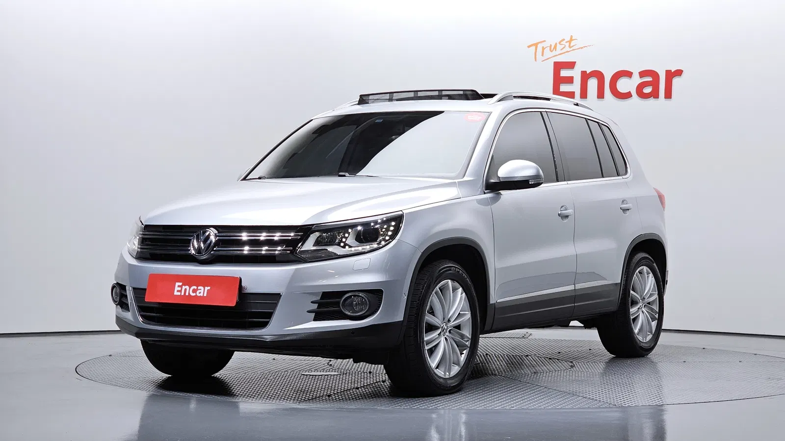 Volkswagen Tiguan 2.0 TDI Premium 2012 — photo 1 sur 20
