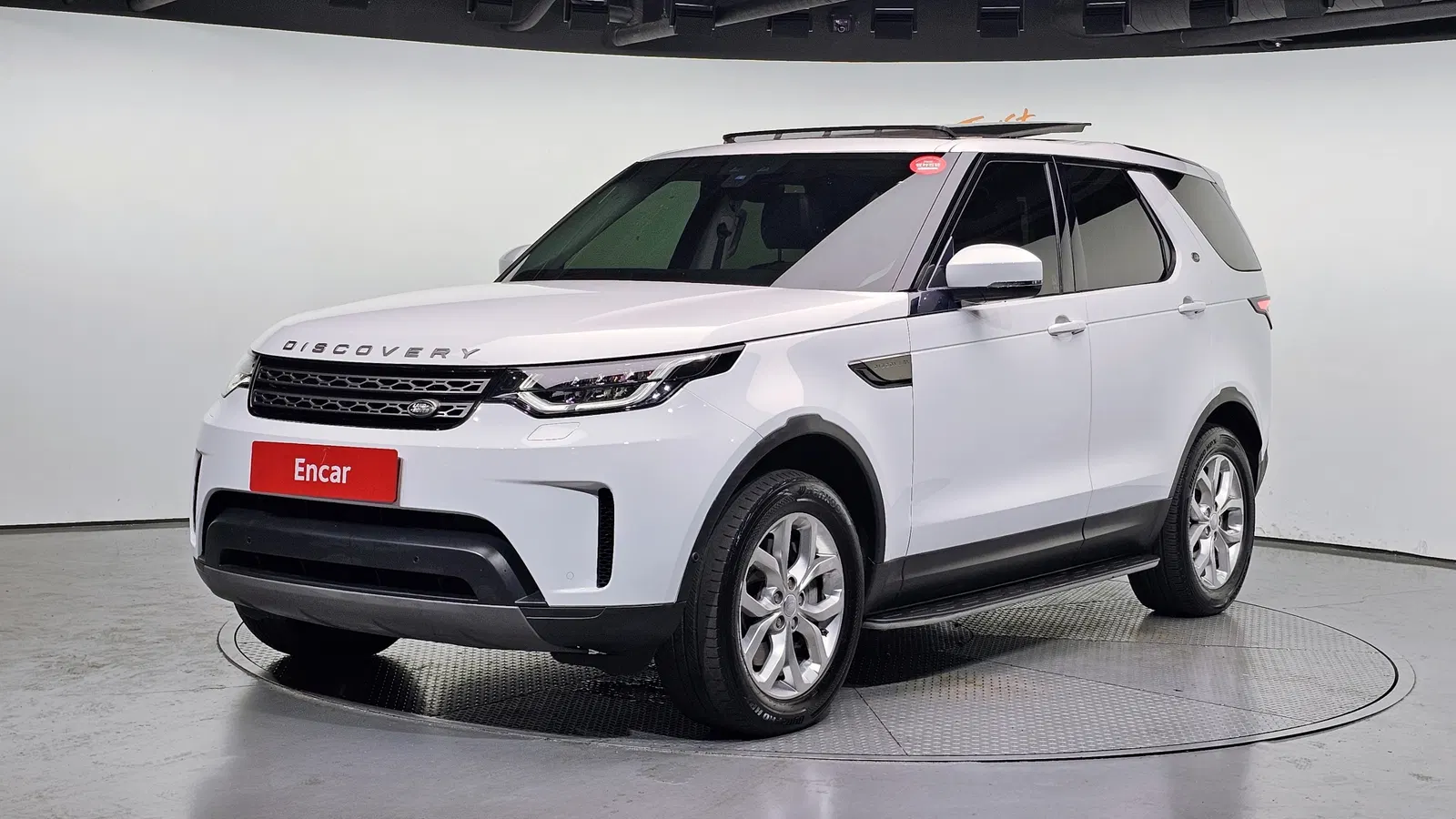 Land Rover Discovery 5 3.0 SD6 SE 2019 — photo 1 sur 32