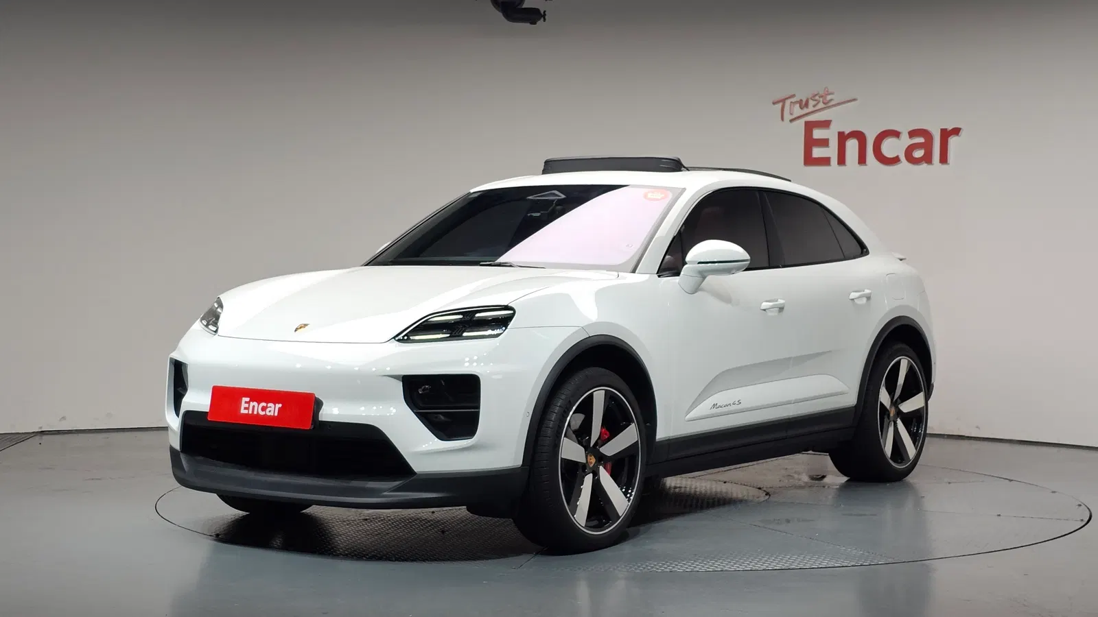 Porsche Macan EV 4S 2025 — photo 1 sur 26