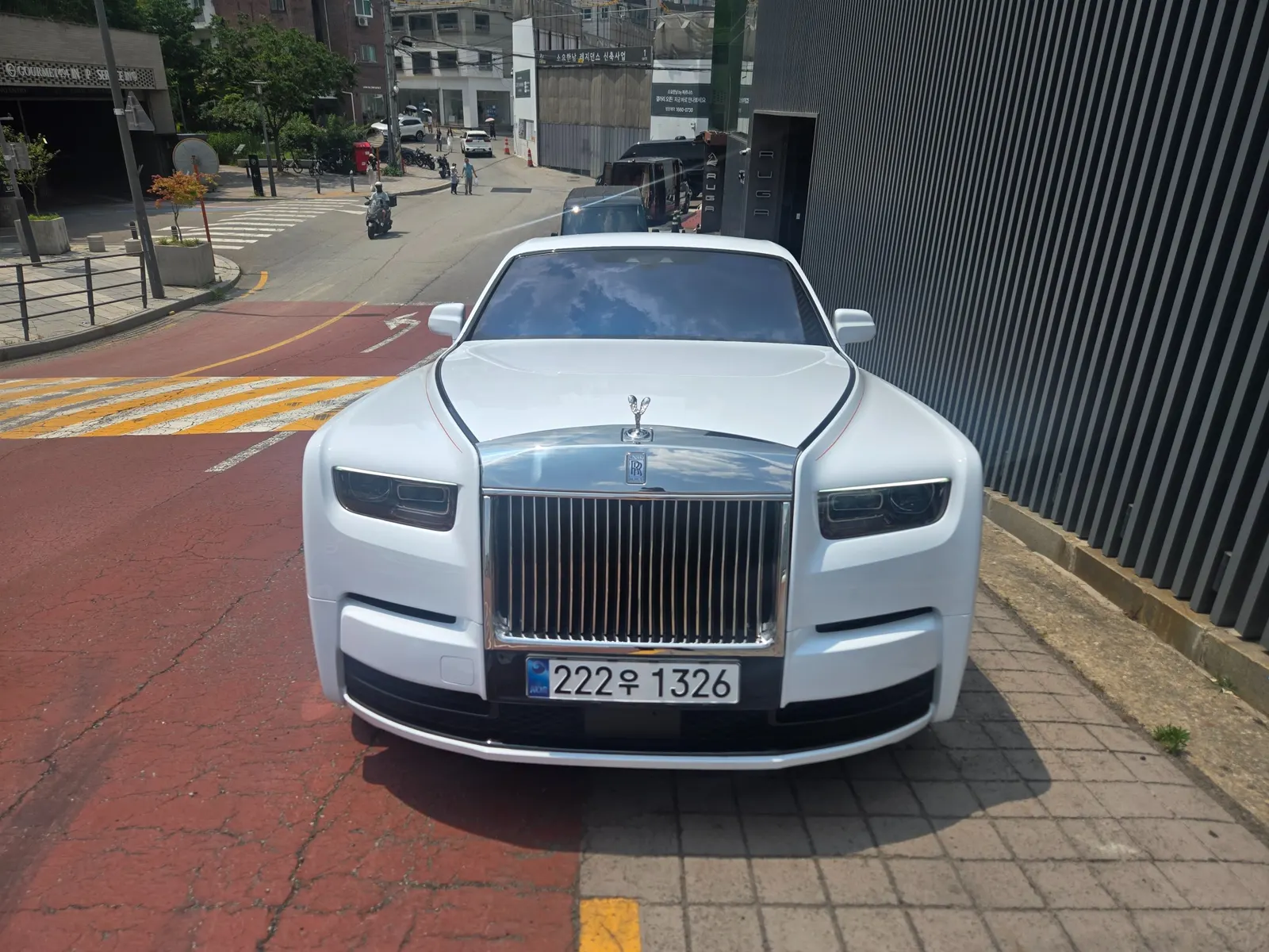 Rolls-Royce Phantom 6.7 V12 2021 — photo 1 sur 17