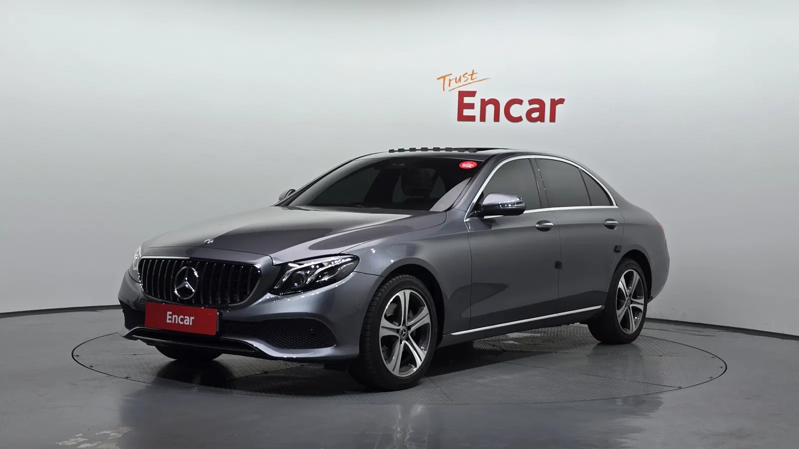 Mercedes-Benz Classe E E220d Avantgarde (W213) 2019 — photo 1 sur 32