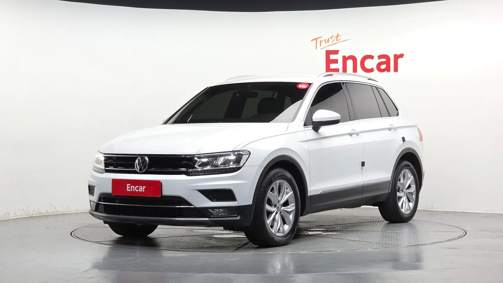 Volkswagen Tiguan 2e génération 2.0 TDI Premium 2018 — photo 1 sur 38