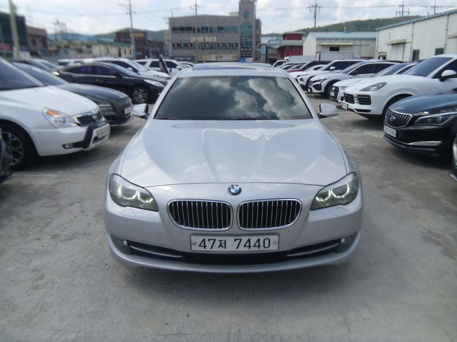 BMW Série 5 (F10) 520d 2013 — photo 1 sur 26