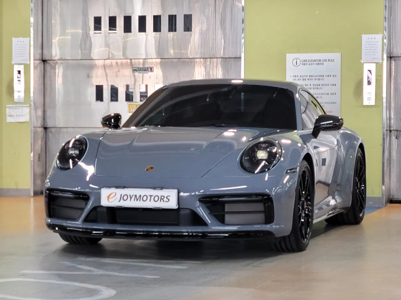 Porsche 911 (992) Carrera 4 GTS 2024 — photo 1 sur 19