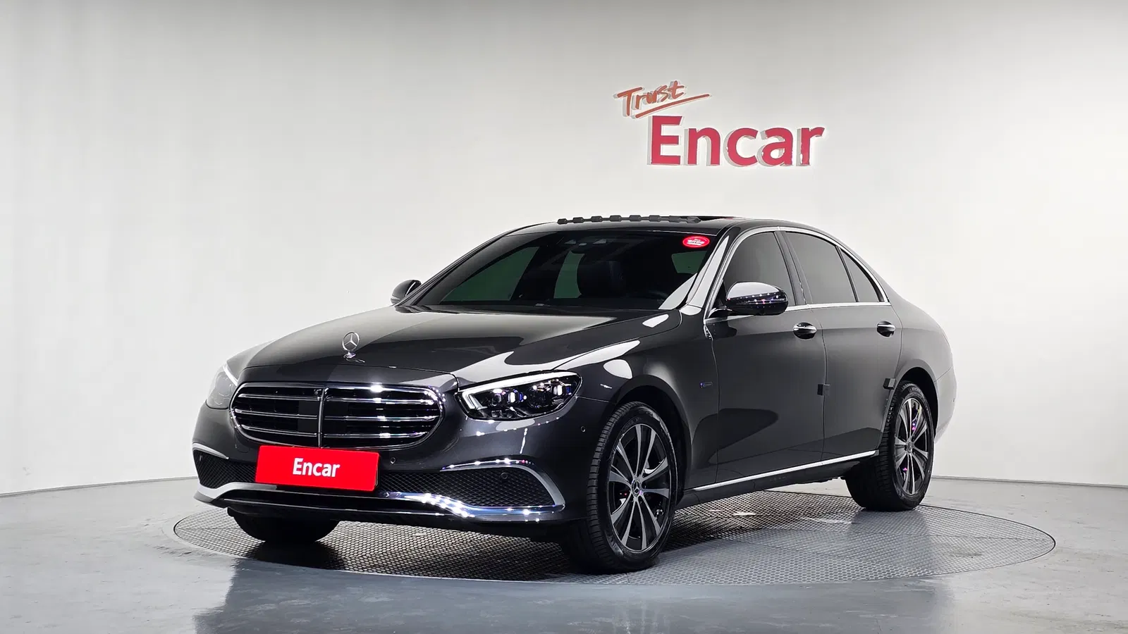 Mercedes-Benz Classe E E300e 4MATIC Exclusive (W213) 2021 — photo 1 sur 33