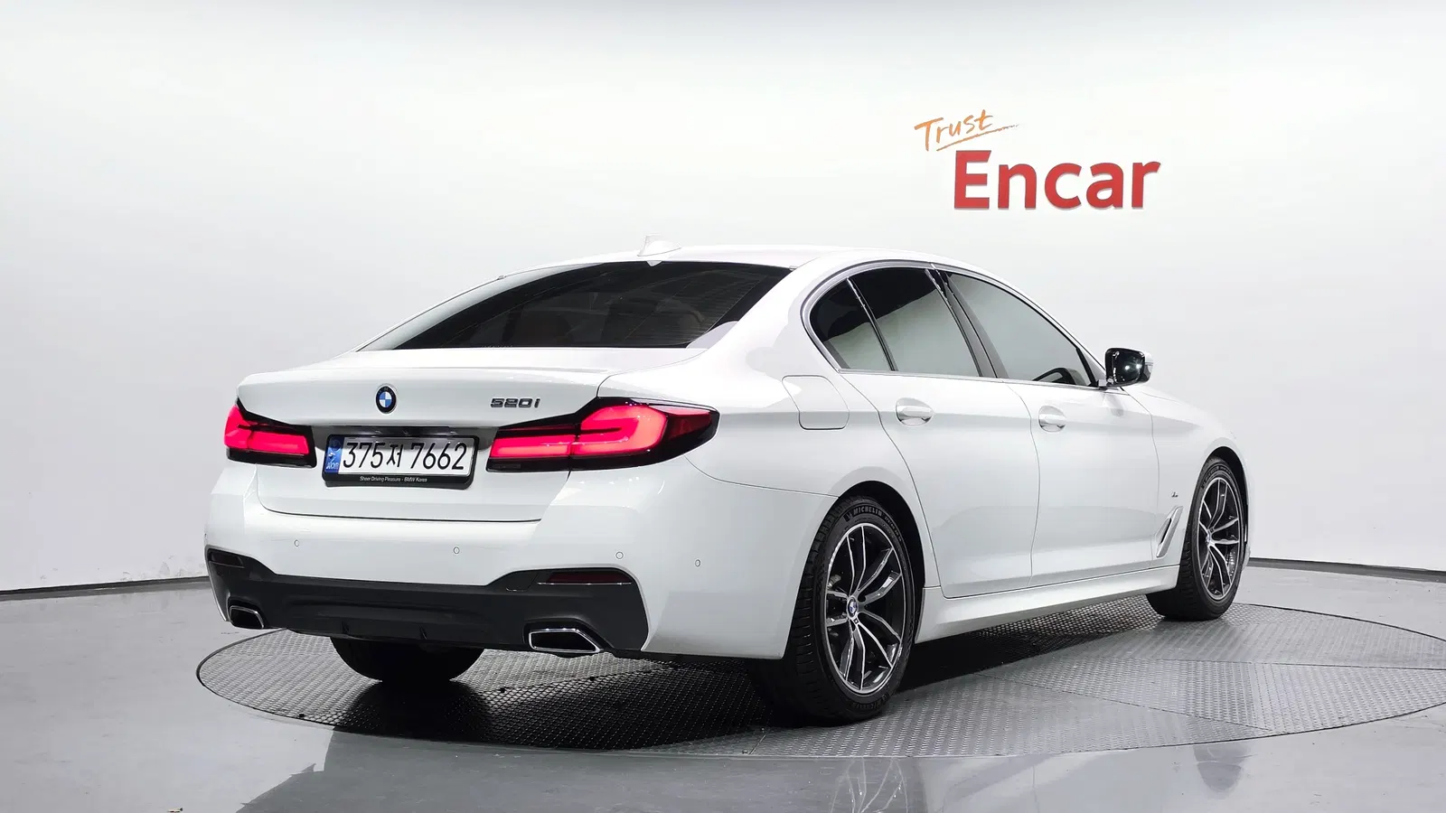 BMW Série 5 (G30) 520i M Sport 2022 — photo 1 sur 30