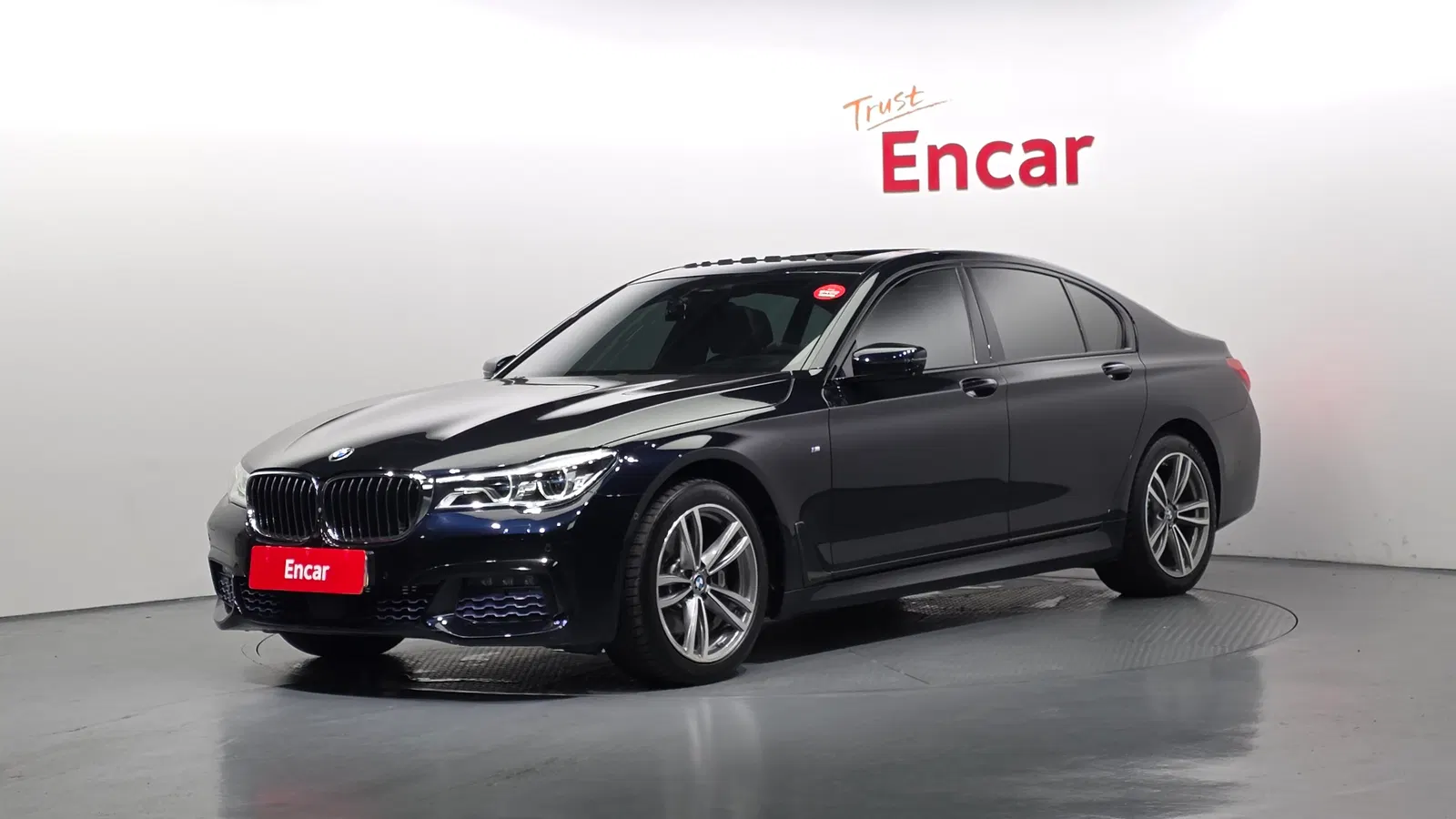 BMW Série 7 (G11) 740d xDrive M Sport 2016 — photo 1 sur 8