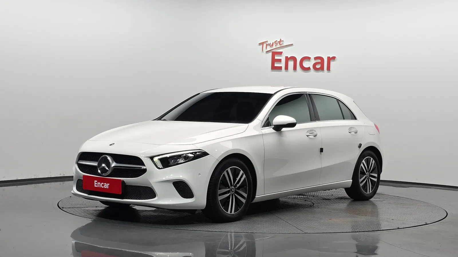 Mercedes-Benz Classe A A220 5 portes (W177) 2021 — photo 1 sur 33