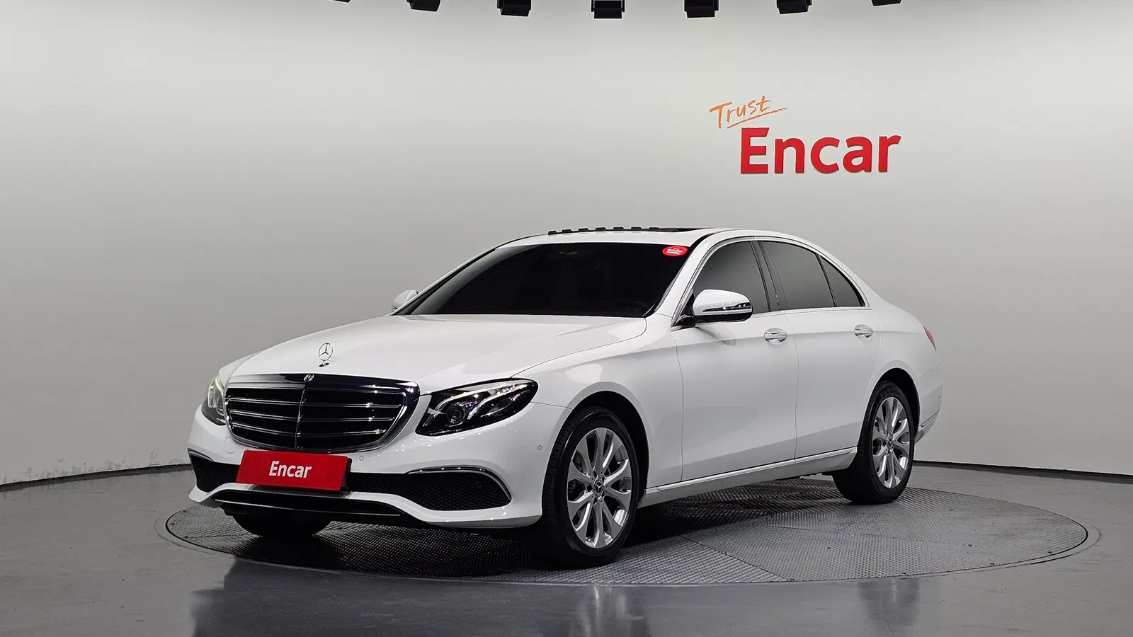 Mercedes-Benz Classe E E220d 4MATIC Exclusive (W213) 2020 — photo 1 sur 20