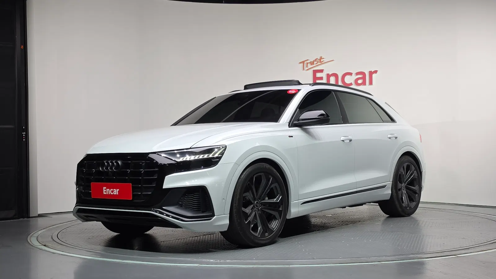 Audi Q8 (4M) 55 TFSI Quattro Premium 2023 — photo 1 sur 33
