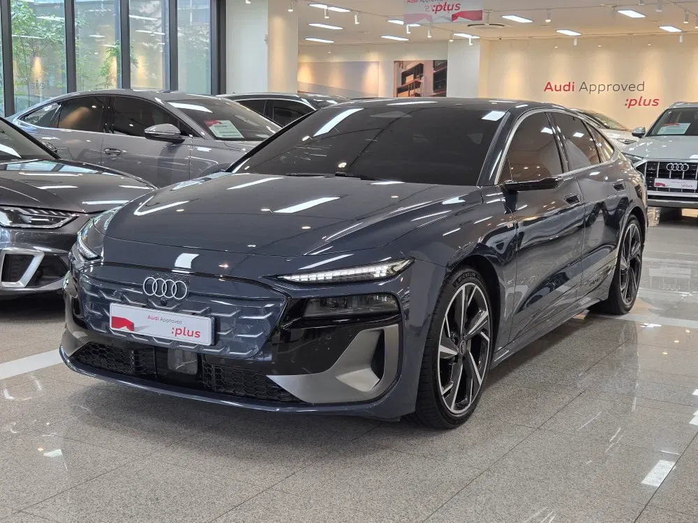 Audi A6 e-tron Performance S Line 2025 — photo 1 sur 26