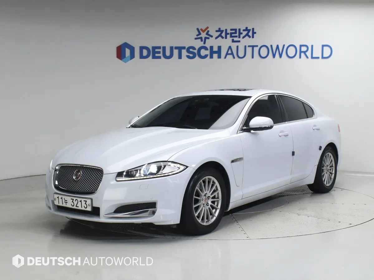 Jaguar New XF 2.2D Luxury 2015 — photo 1 sur 26