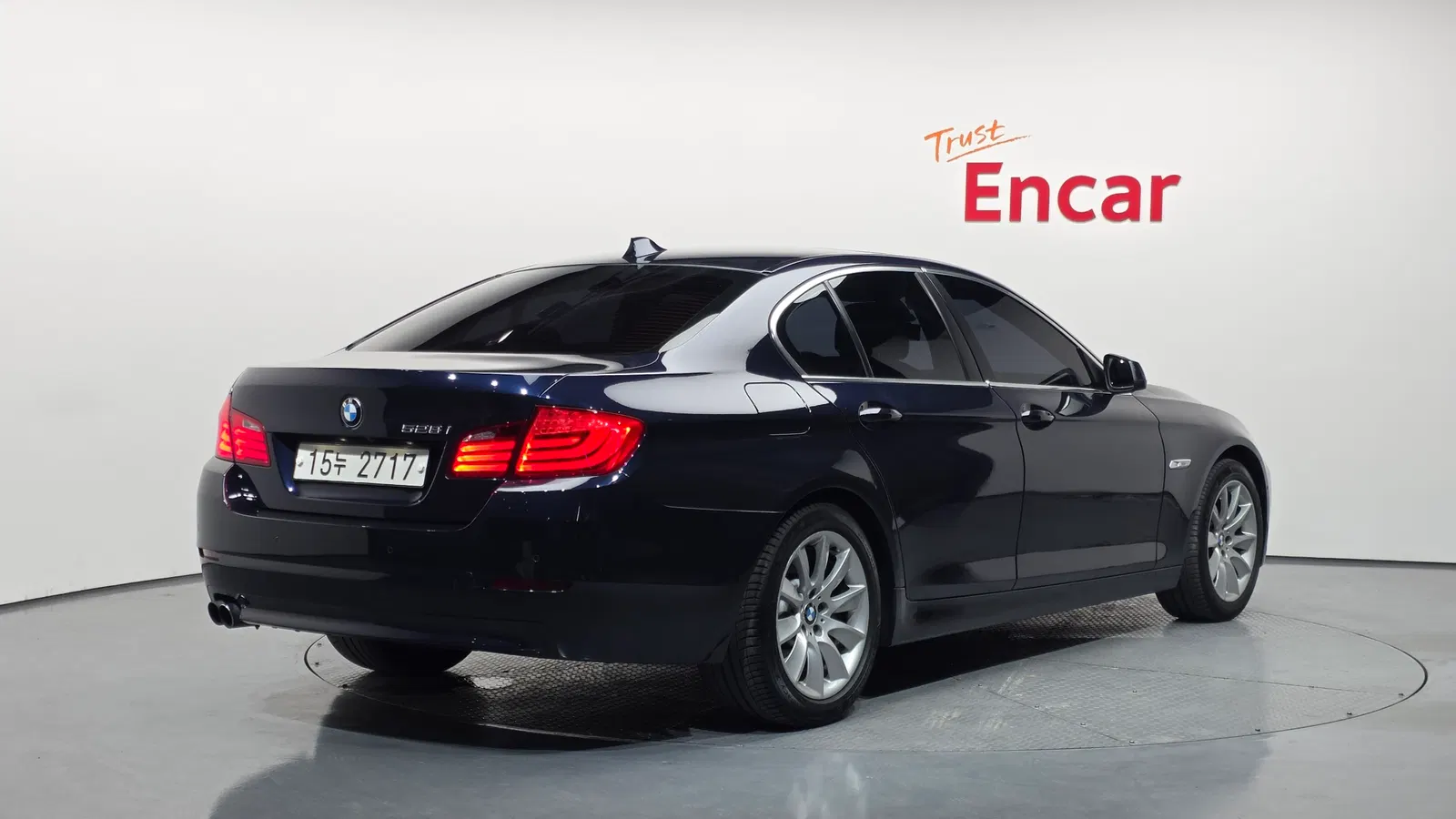 BMW Série 5 (F10) 528i 2012 — photo 1 sur 32