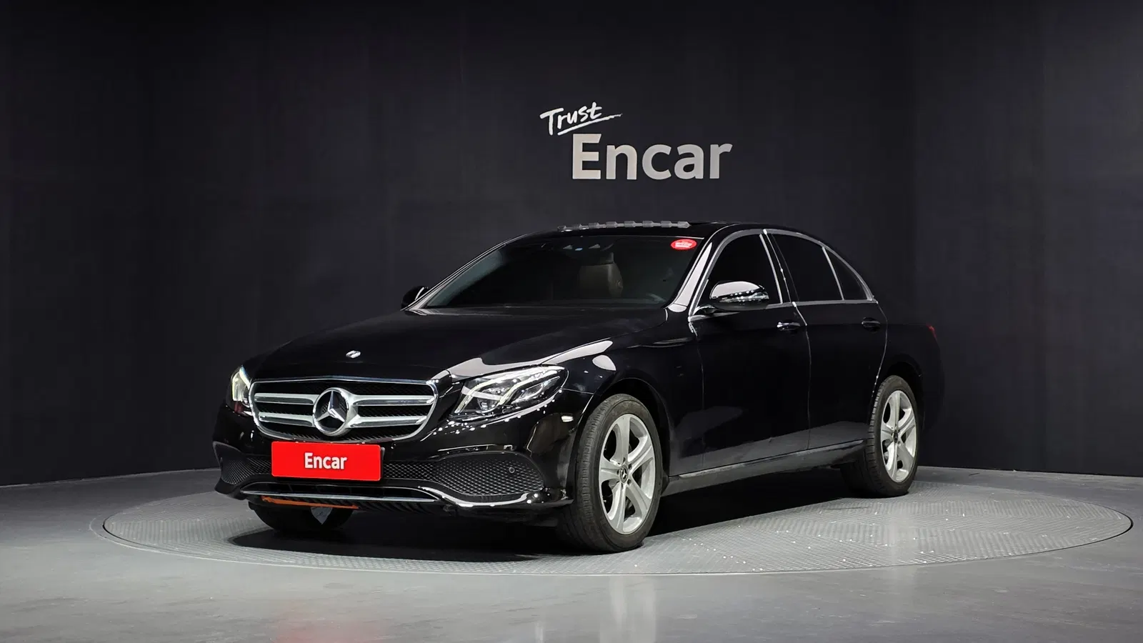 Mercedes-Benz Classe E E220d 4MATIC Avantgarde (W213) 2017 — photo 1 sur 20