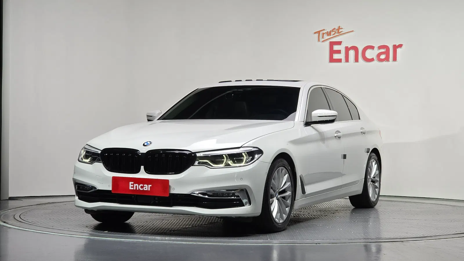 BMW Série 5 (G30) 520d Luxury Plus 2018 — photo 1 sur 20