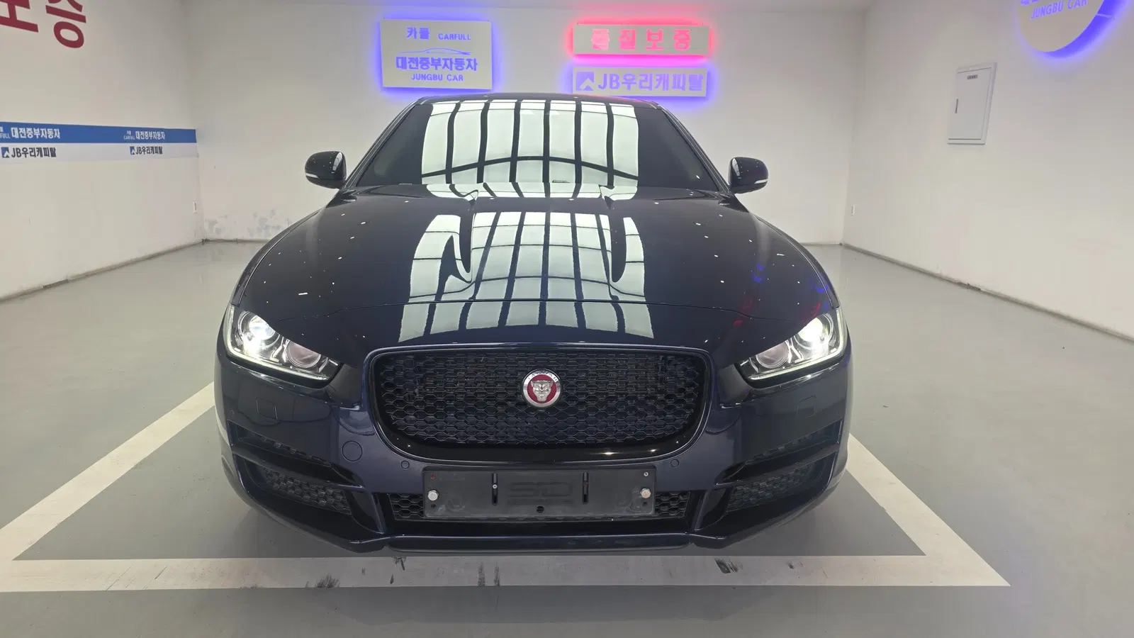 Jaguar XE 20d Prestige AWD 2017 — photo 1 sur 26
