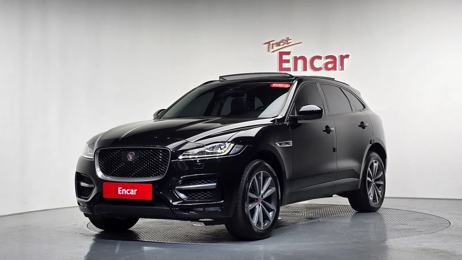 Jaguar F-PACE 20d R-Sport 2019 — photo 1 sur 33