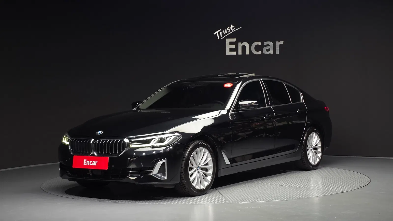 BMW Série 5 (G30) 530i xDrive Luxury 2022 — photo 1 sur 32