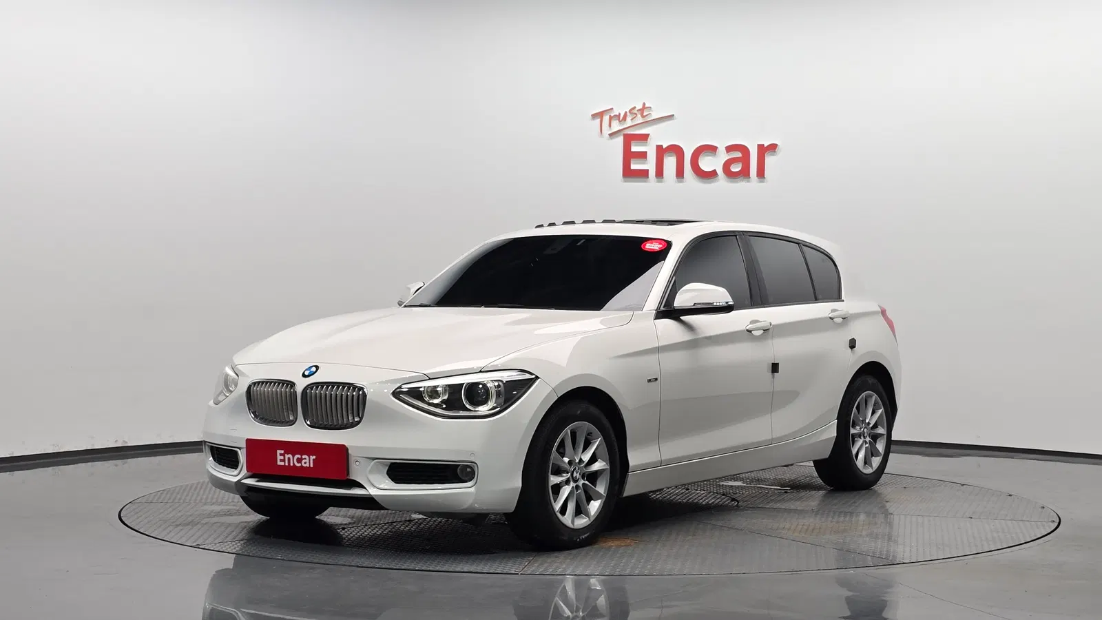 BMW Série 1 (F20) 118d Urban Pack1 5 portes 2014 — photo 1 sur 20