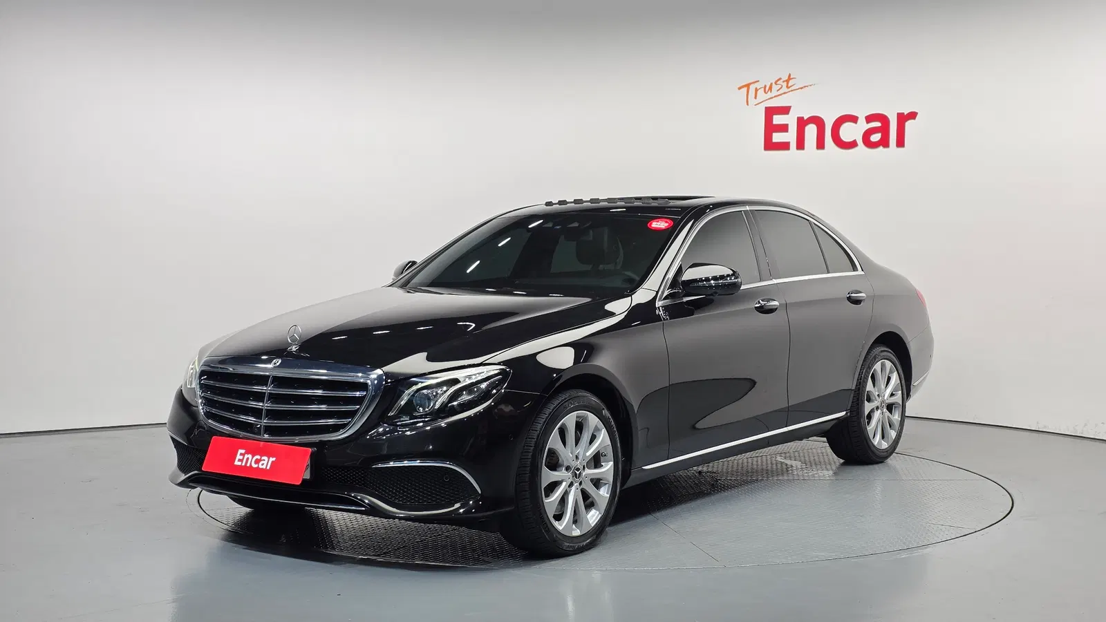 Mercedes-Benz Classe E E300 4MATIC Exclusive (W213) 2019 — photo 1 sur 32