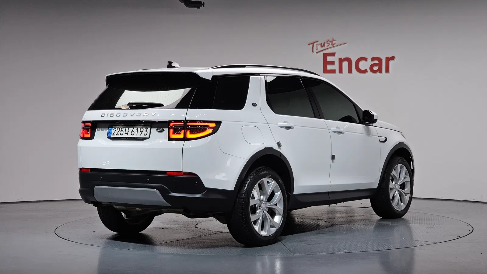 Land Rover Discovery Sport 2e génération P250 SE 2023 — photo 1 sur 37