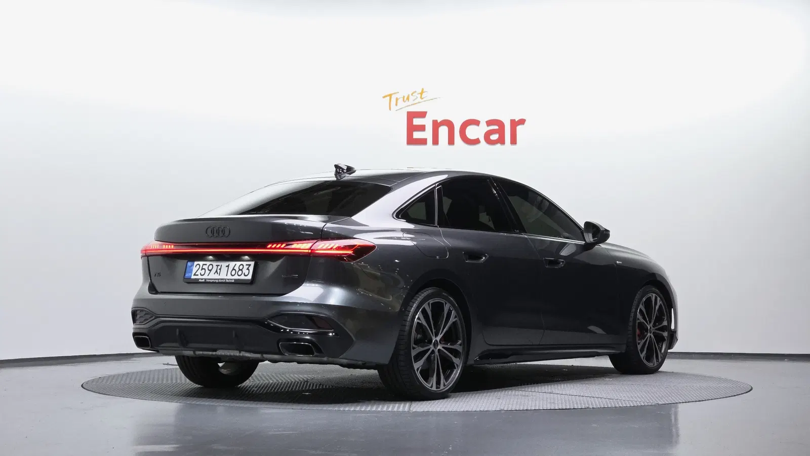Audi A5 (B10) 40 TFSI Quattro S Line Black Edition 2025 — photo 1 sur 33