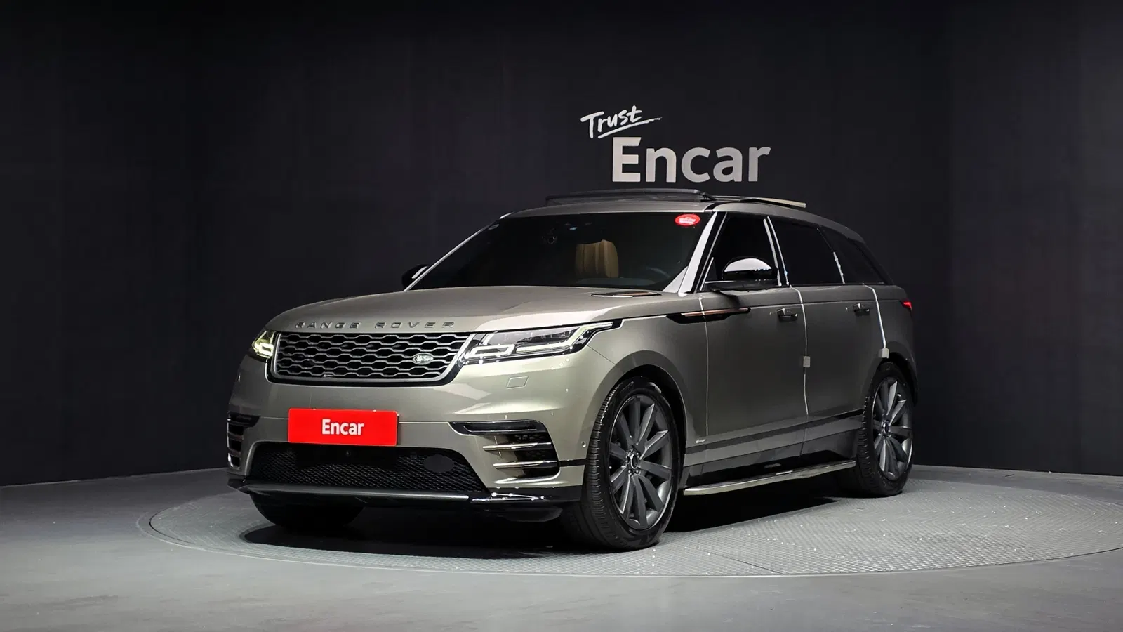Land Rover Range Rover Velar 3.0 D300 R-Dynamic HSE 2018 — photo 1 sur 34