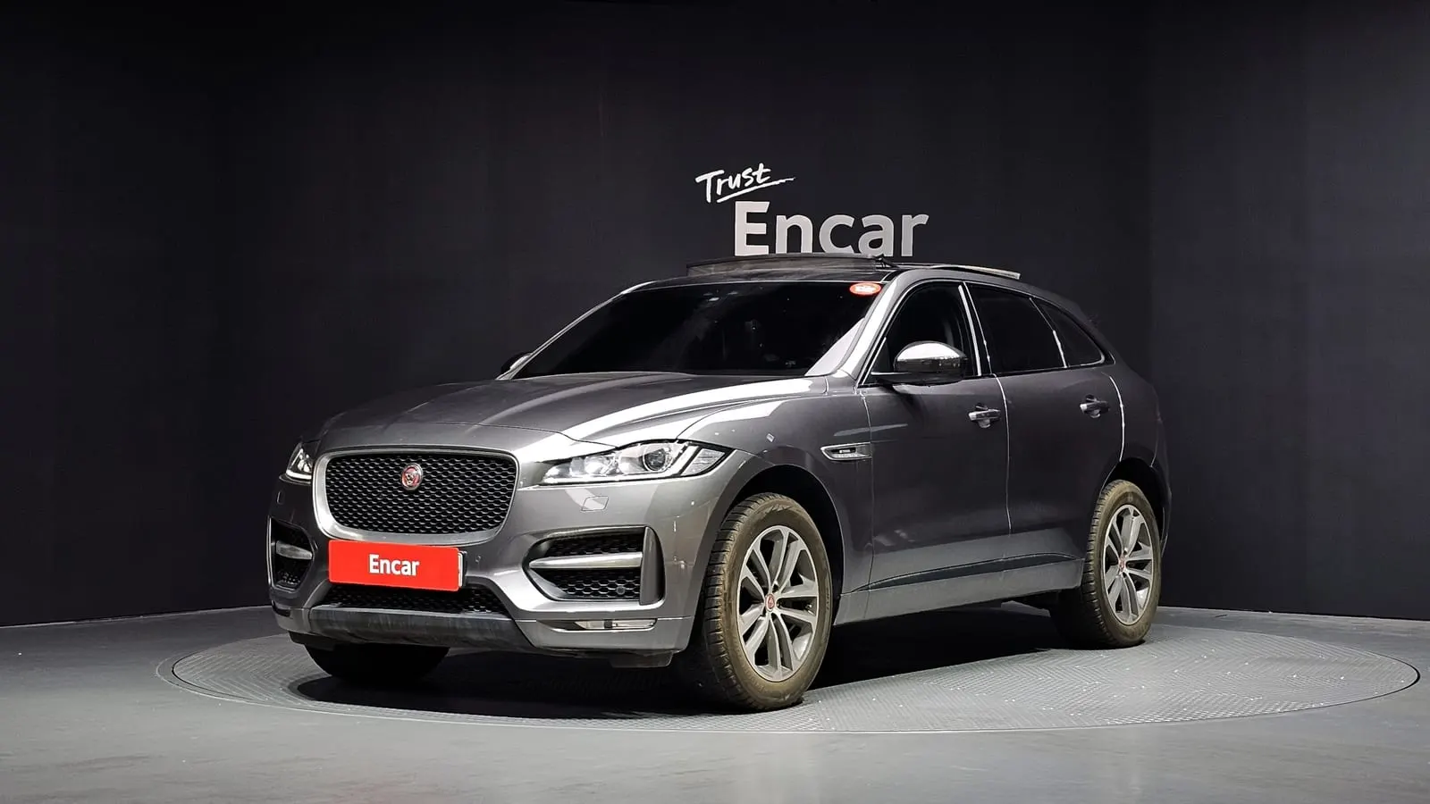 Jaguar F-PACE 20d R-Sport 2017 — photo 1 sur 20