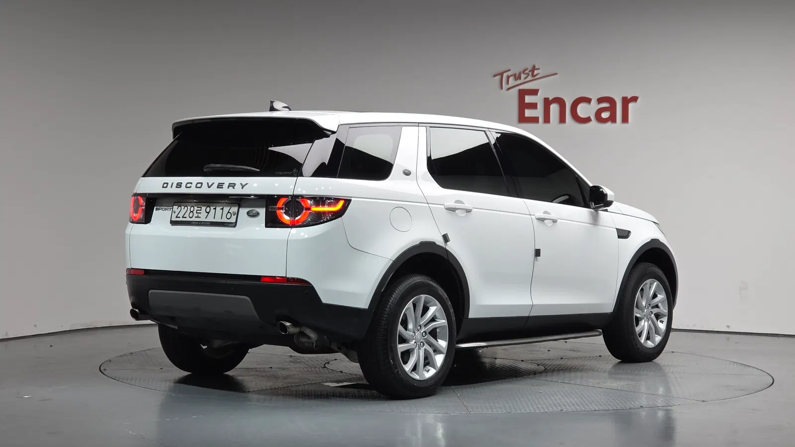 Land Rover Discovery Sport 2.0 TD4 SE 2017 — photo 1 sur 35