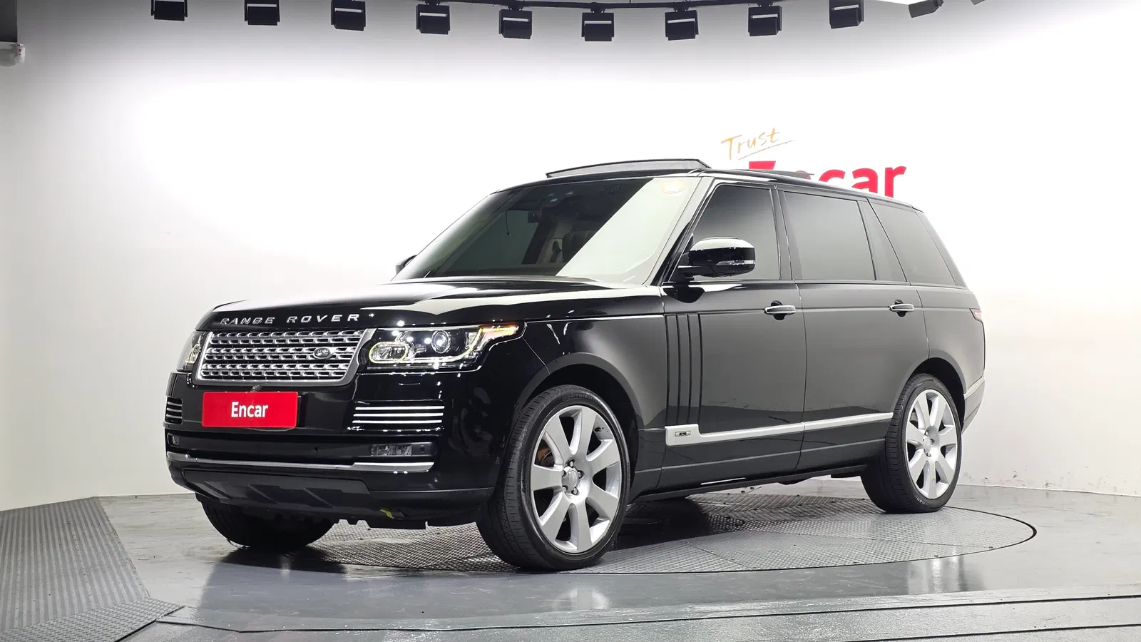 Land Rover Range Rover 4e génération 4.4 SDV8 AB LWB Diesel 2017 — photo 1 sur 26