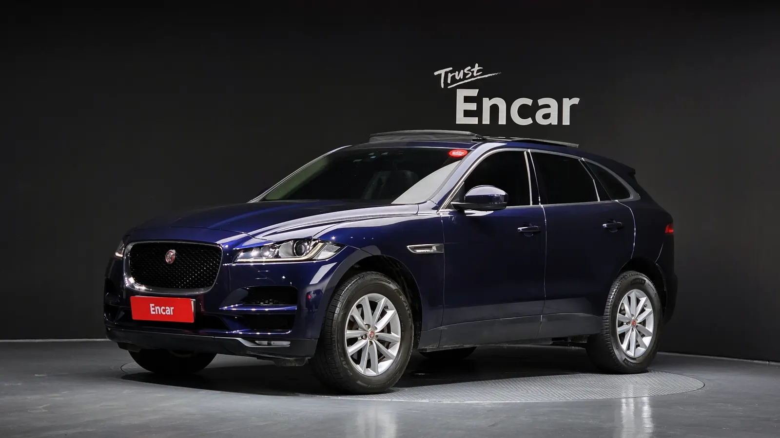 Jaguar F-PACE 20d Portfolio 2017 — photo 1 sur 20