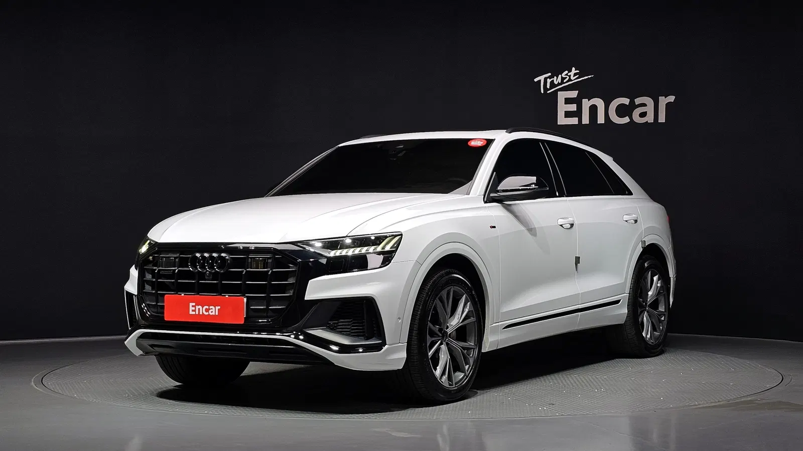 Audi Q8 (4M) 55 TFSI Quattro Premium 2022 — photo 1 sur 33