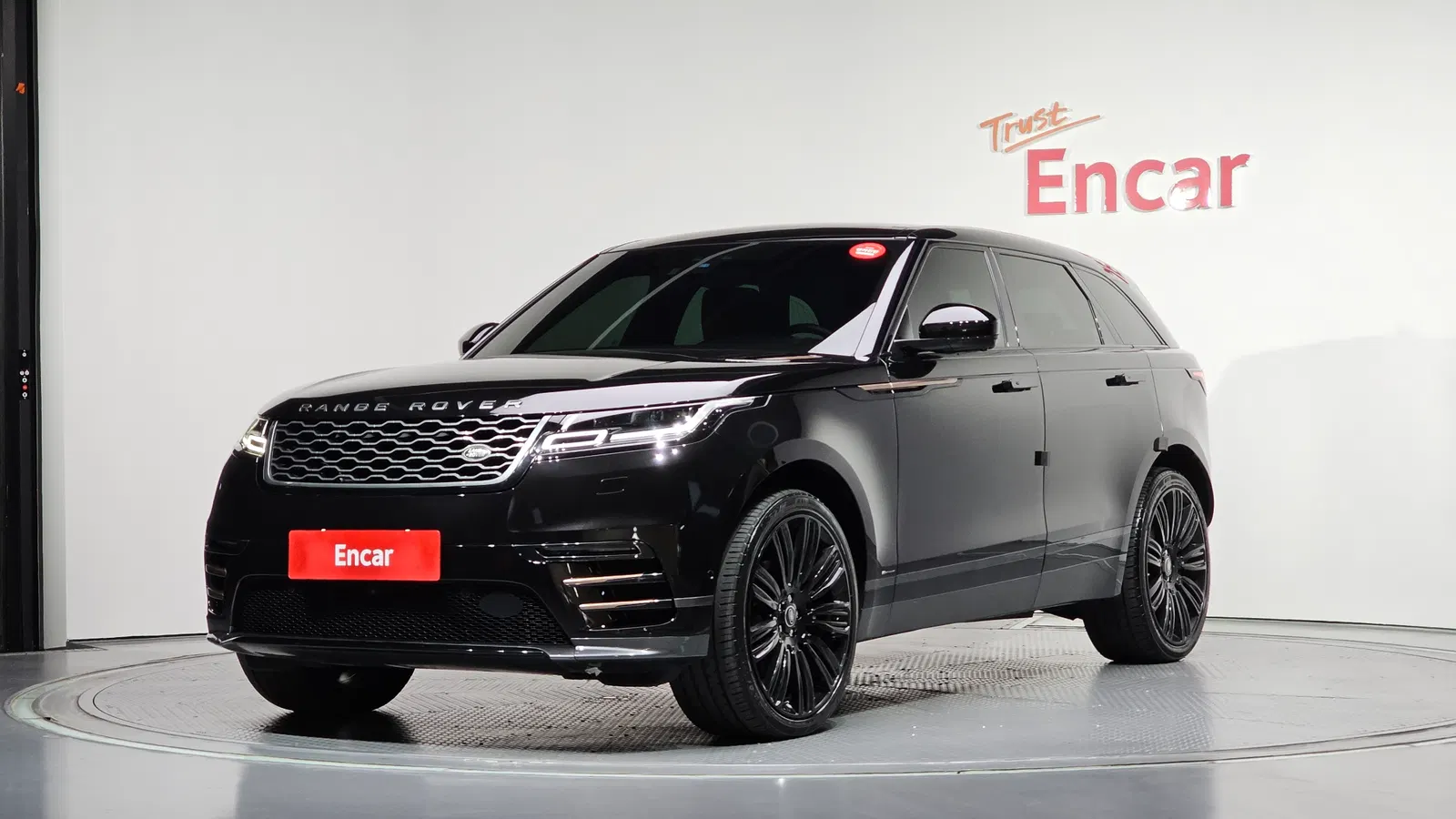 Land Rover Range Rover Velar 3.0 D300 R-Dynamic HSE 2018 — photo 1 sur 42