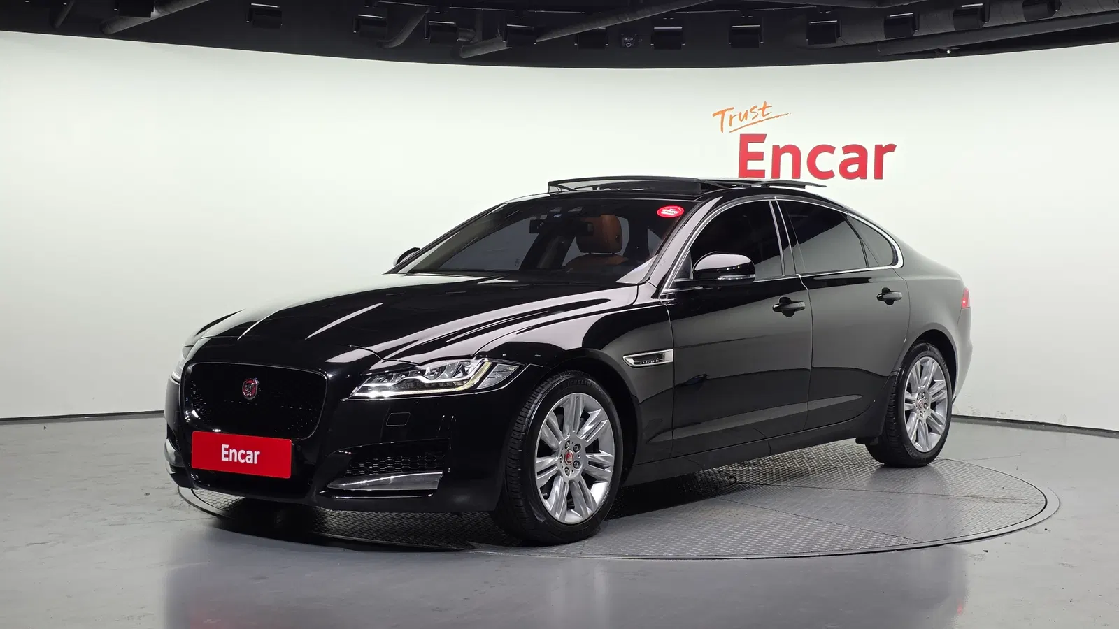Jaguar XF (X260) 20d Portfolio AWD 2017 — photo 1 sur 20