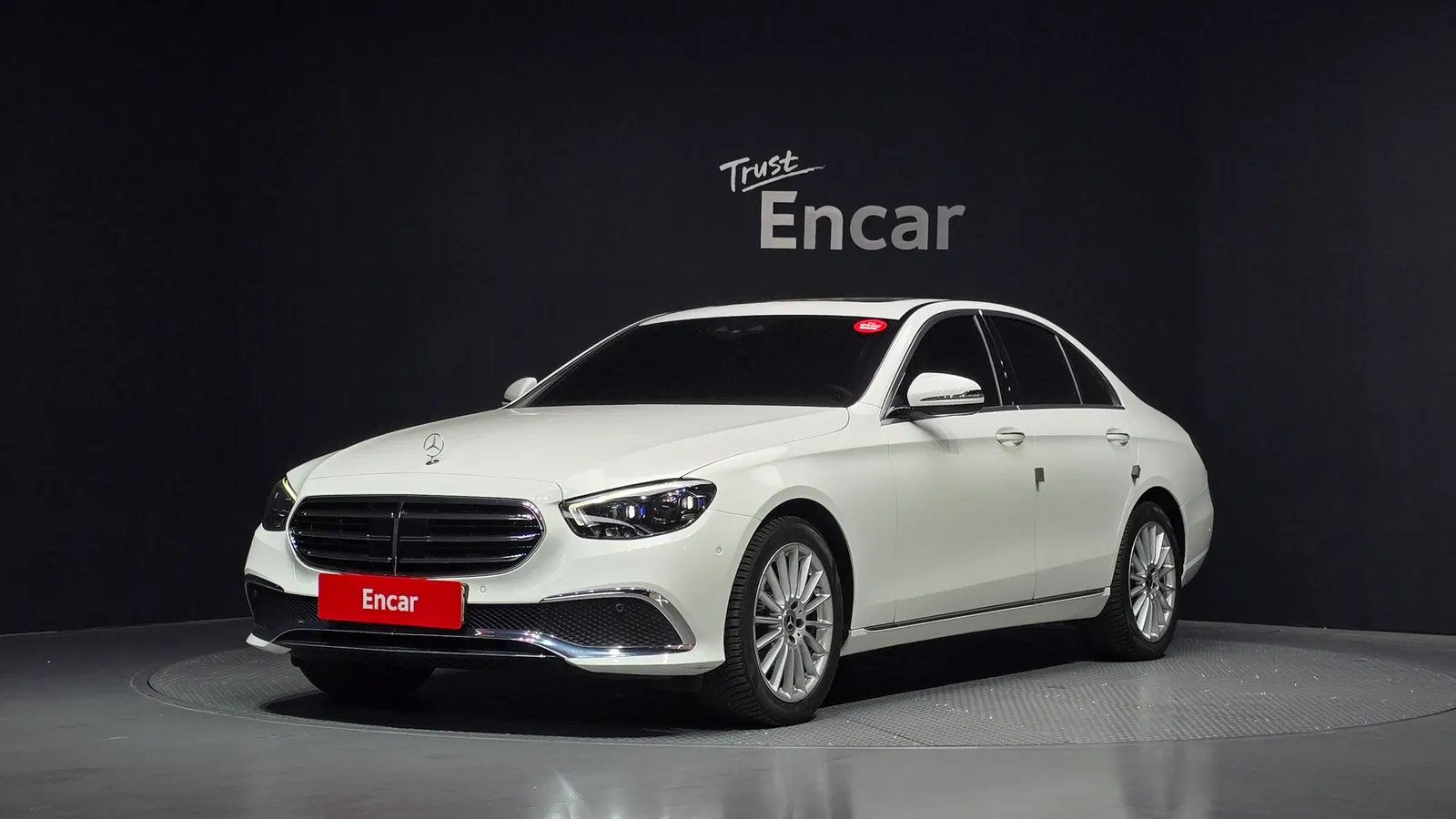 Mercedes-Benz Classe E E250 Exclusive (W213) 2021 — photo 1 sur 34