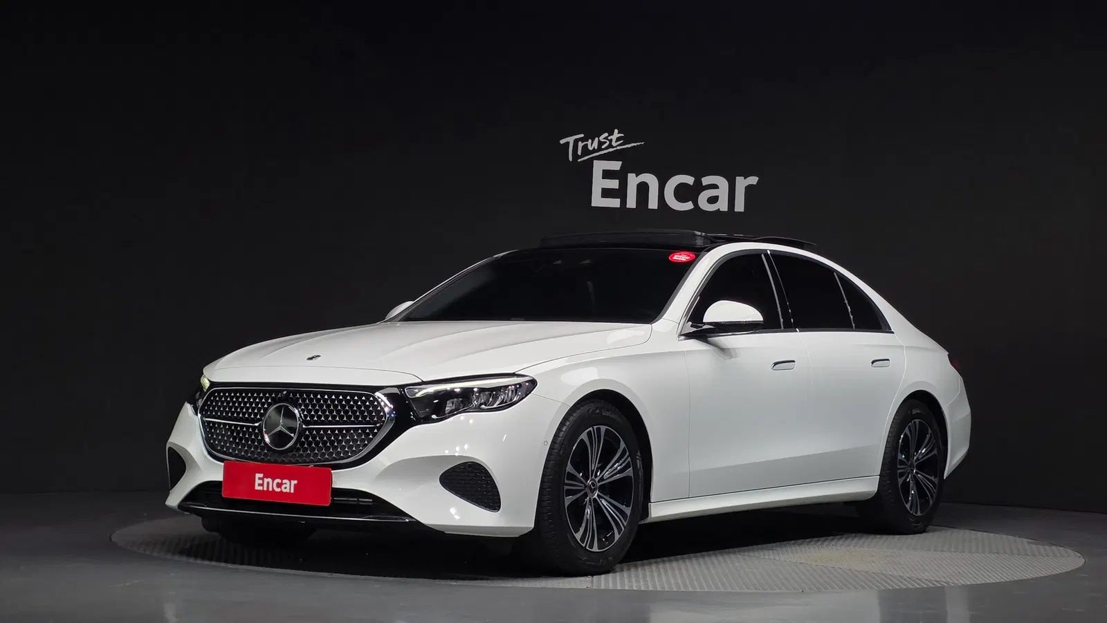 Mercedes-Benz Classe E E200 Avantgarde (W214) 2025 — photo 1 sur 34