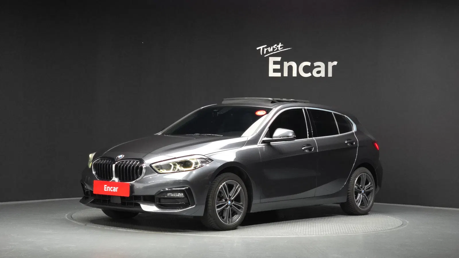 BMW Série 1 (F40) 118d Sport 2020 — photo 1 sur 30