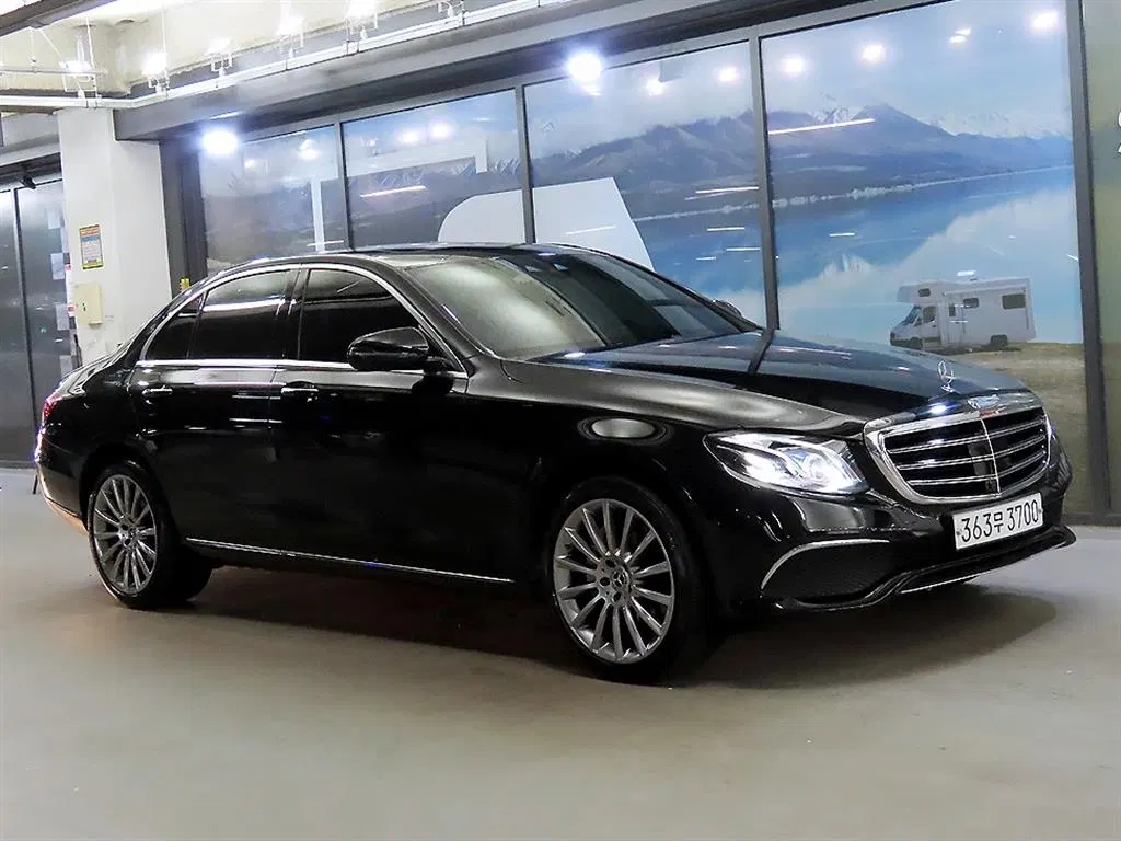 Mercedes-Benz Classe E E300 4MATIC Exclusive (W213) 2020 — photo 1 sur 20