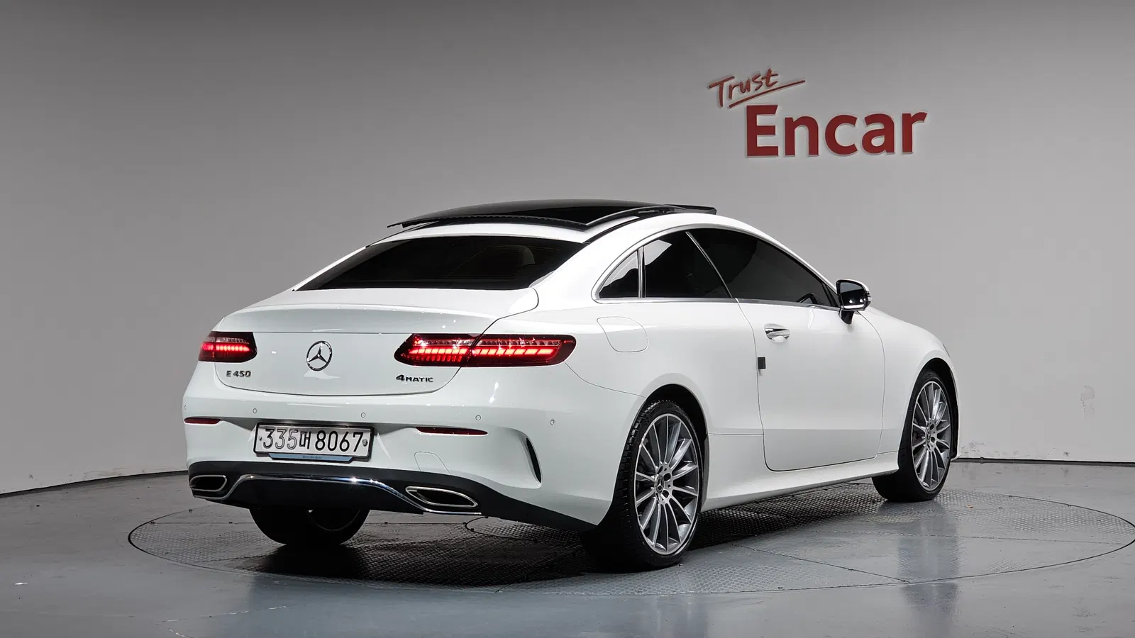 Mercedes-Benz Classe E E450 4MATIC Coupé (W213) 2023 — photo 1 sur 42