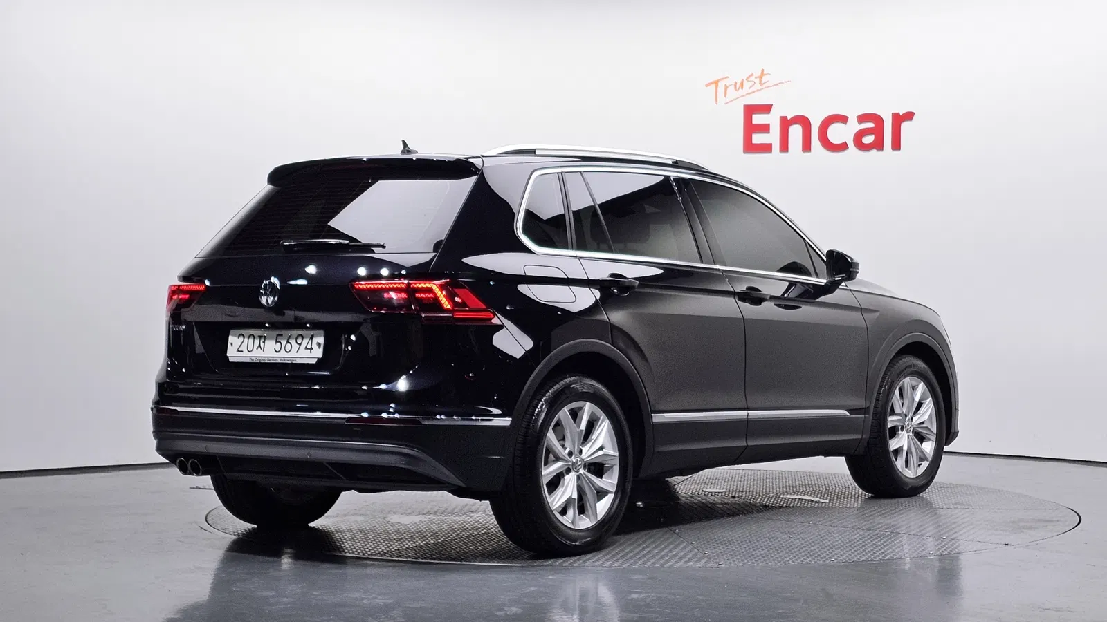 Volkswagen Tiguan 2e génération 2.0 TDI Premium 2018 — photo 1 sur 30