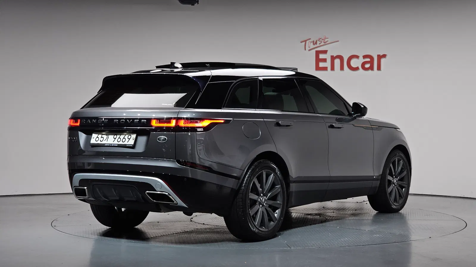 Land Rover Range Rover Velar 3.0 P380 R-Dynamic SE 2018 — photo 1 sur 35